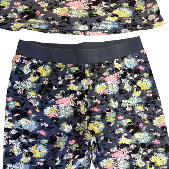 Vera Bradley Blue and Pink Floral Pajama Set - Picture 6 of 9